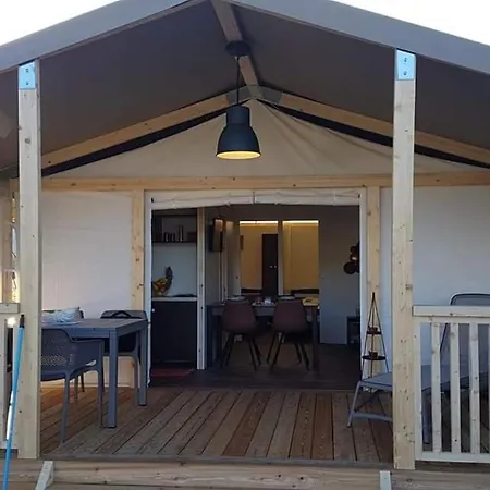 Glamping Ugljan Ζαντάρ