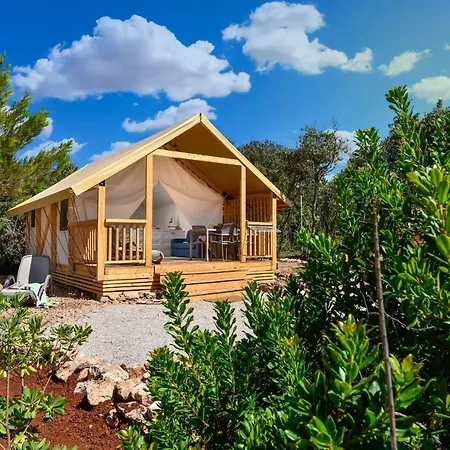 Glamping Ugljan Luxury tent Zadar